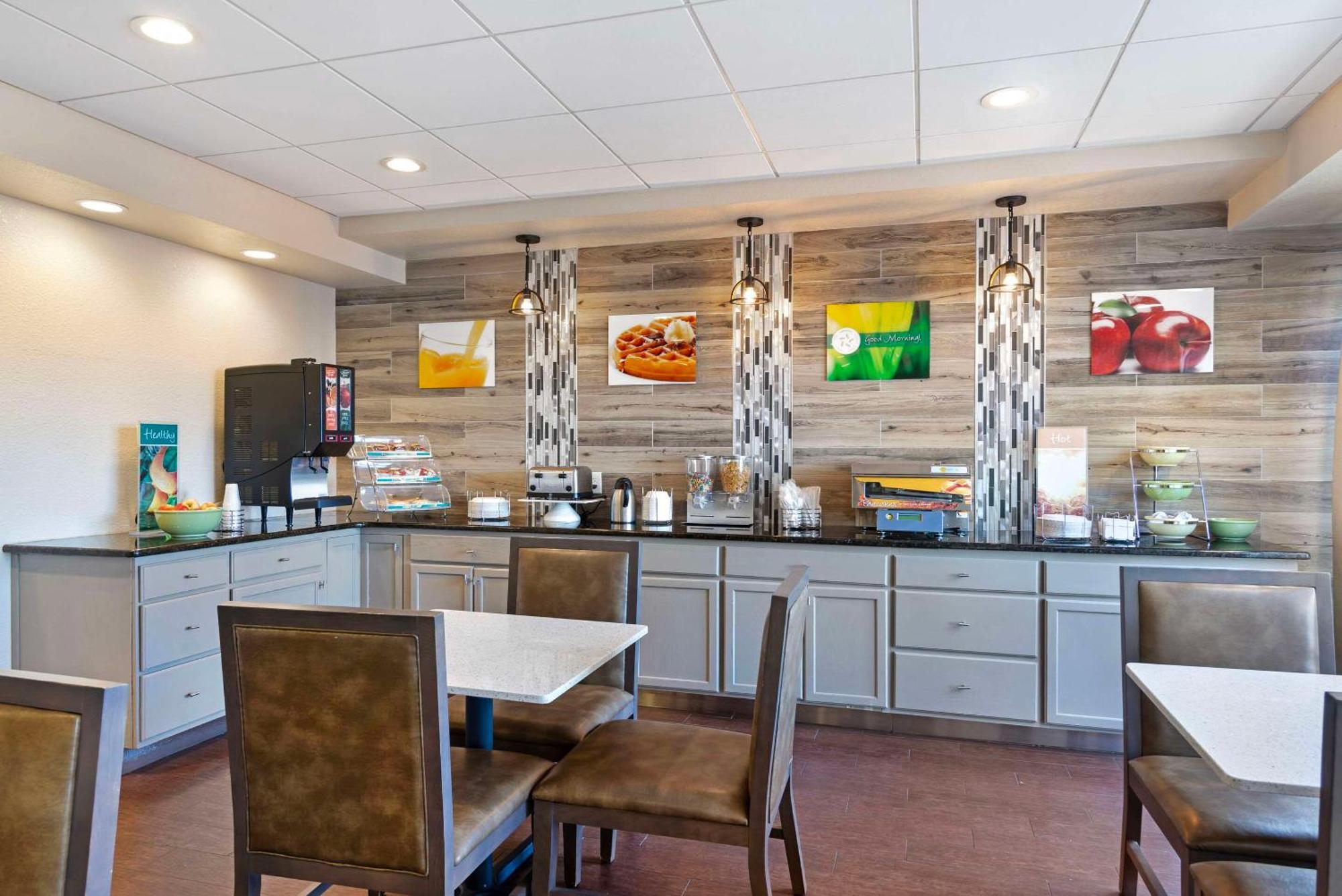 Quality Inn Valley - West Point Esterno foto