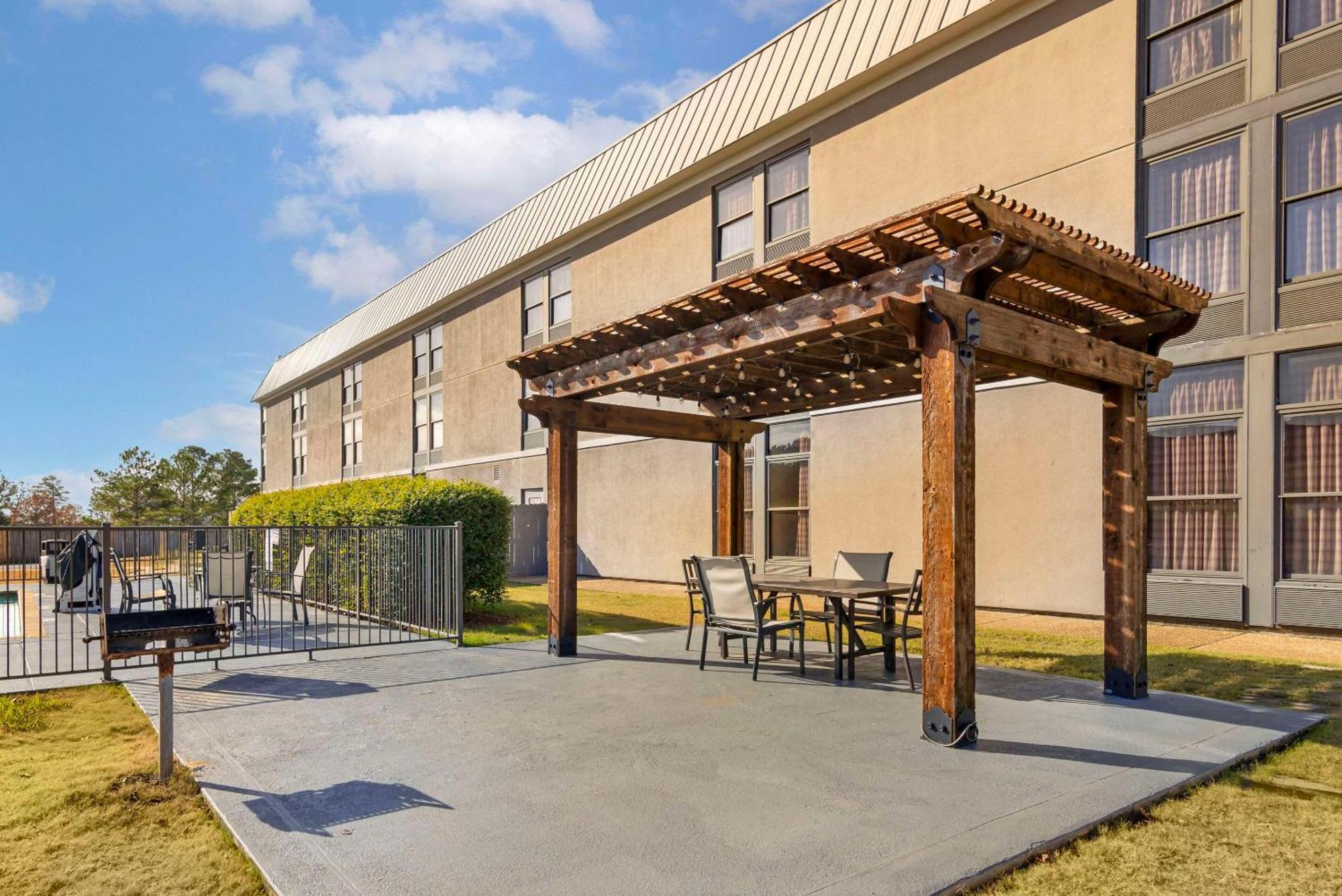 Quality Inn Valley - West Point Esterno foto