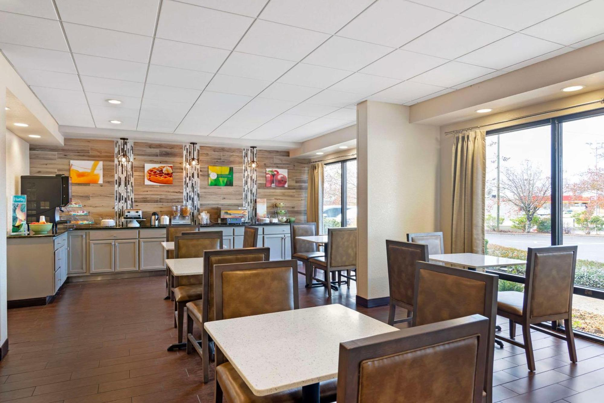 Quality Inn Valley - West Point Esterno foto