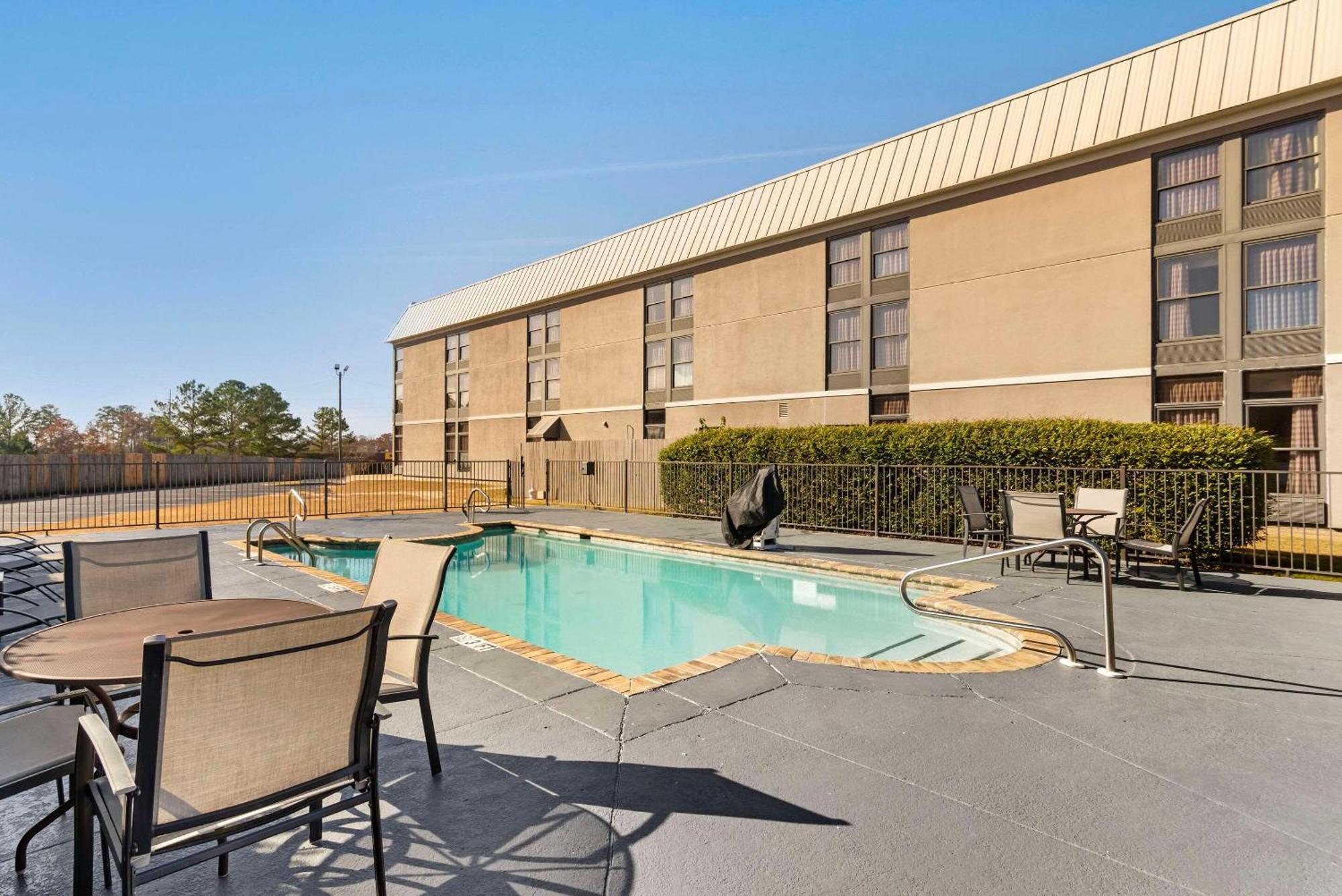 Quality Inn Valley - West Point Esterno foto