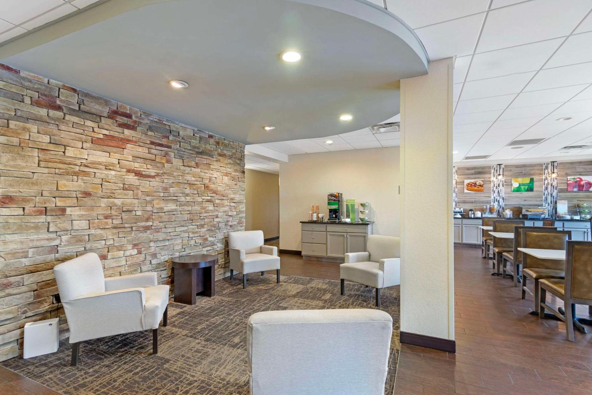 Quality Inn Valley - West Point Esterno foto